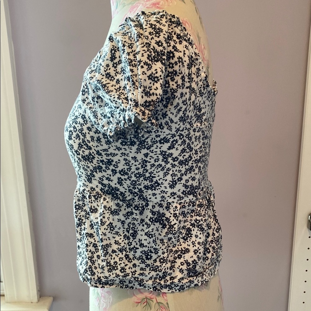 Old Navy Navy and White Floral Kids Tee - Picture 4 of 8